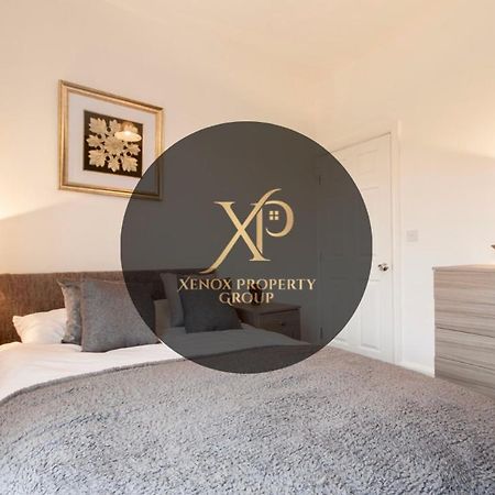 Centralized Private 4 Bedroom House At Hanley With Free Parking Etruria Kültér fotó
