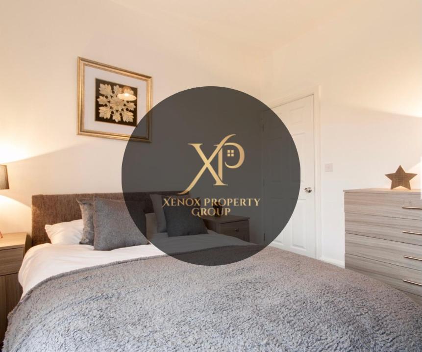 Centralized Private 4 Bedroom House At Hanley With Free Parking Etruria Kültér fotó